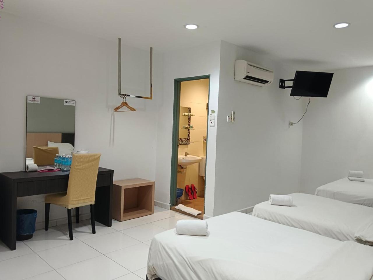 Sr Inn Simpang Renggam Luaran gambar