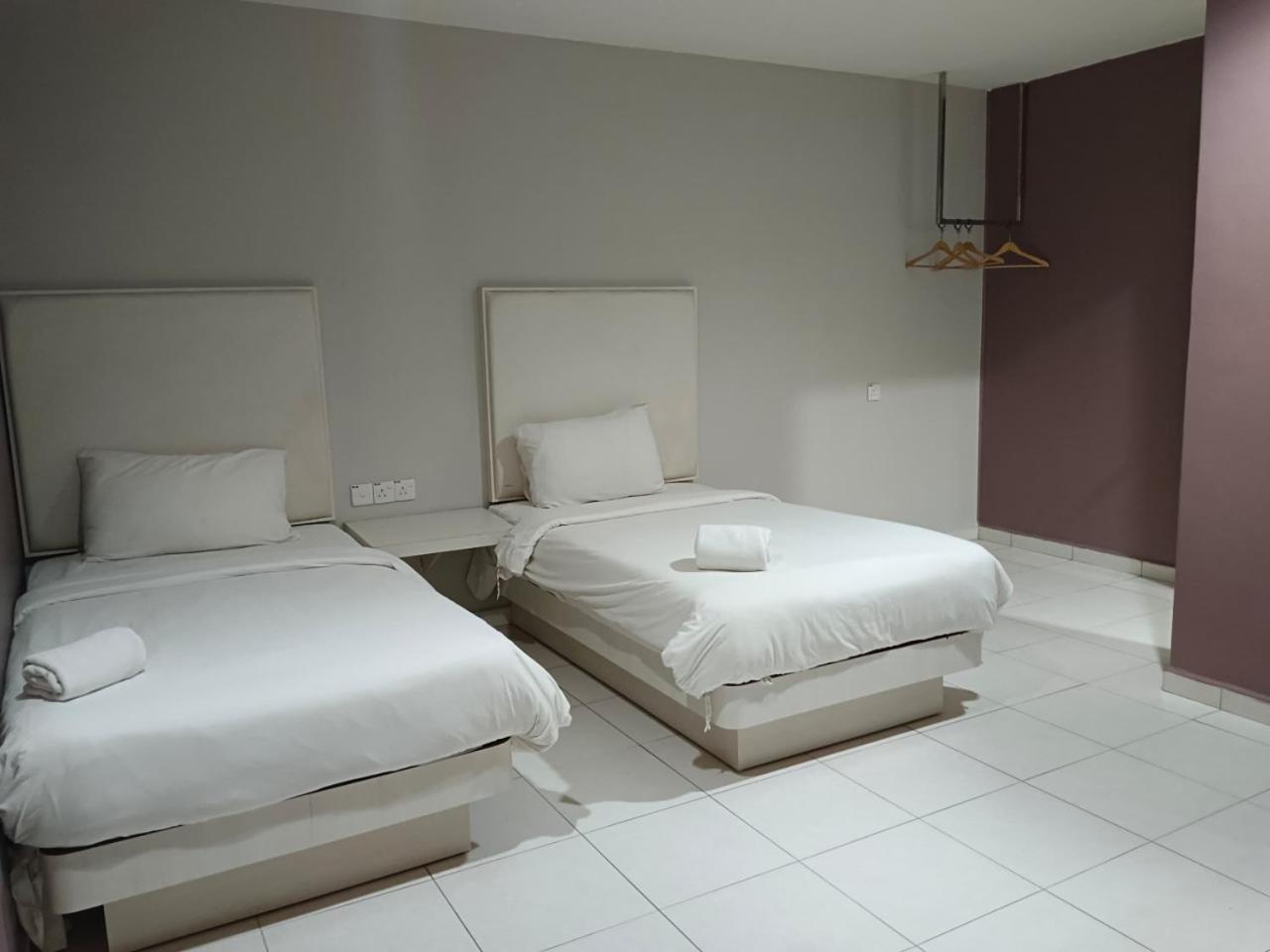 Sr Inn Simpang Renggam Luaran gambar